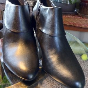 Payless Fioni 12W Black Ankle Boots